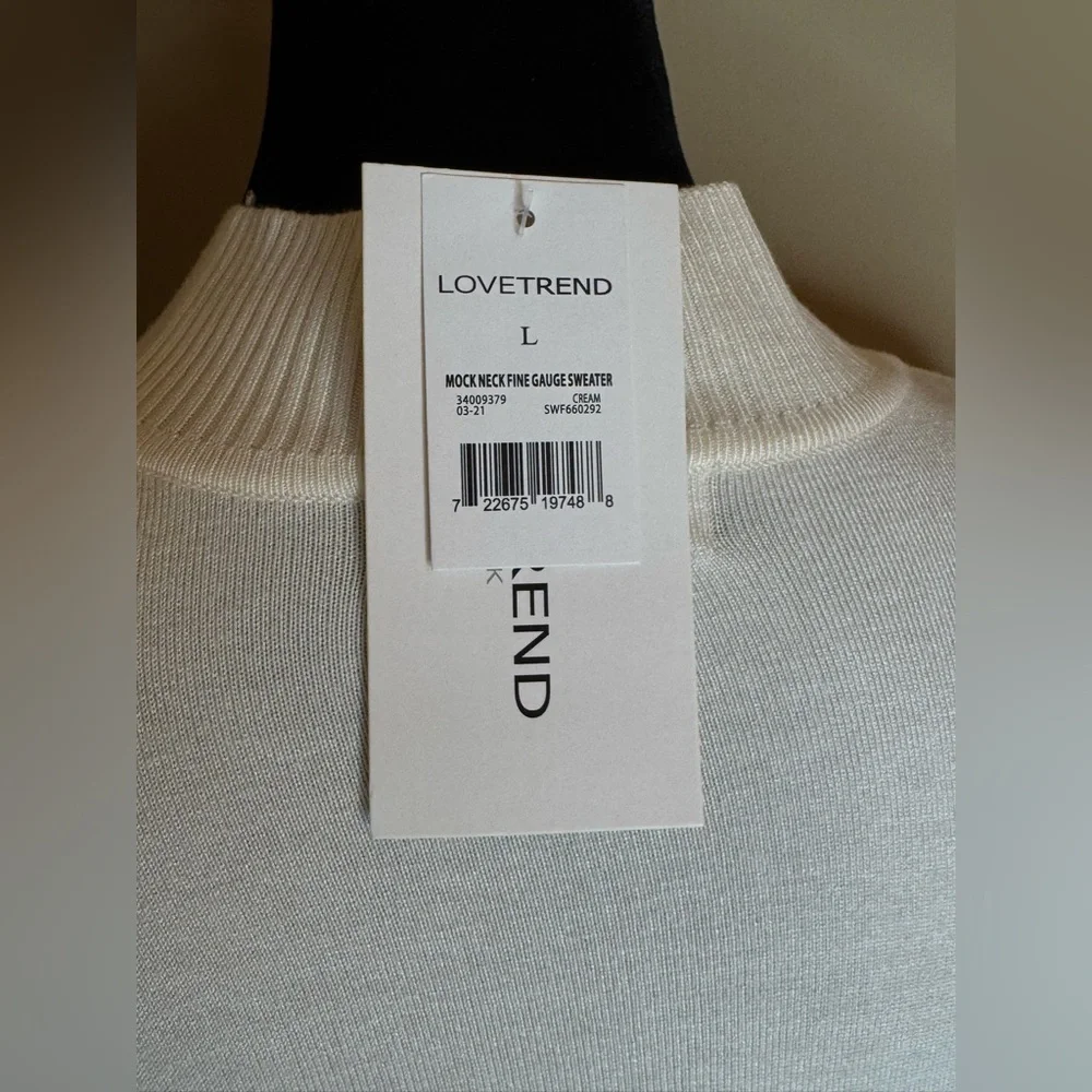 NWT Love Trend New YorK Cream mock neck Sweater with Puff Sleeves